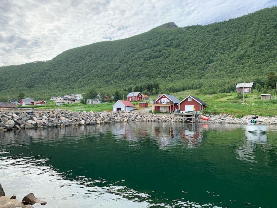 Leilighet I Rorbu Pa Kaldfarnes - Yttersia Senja Extérieur photo