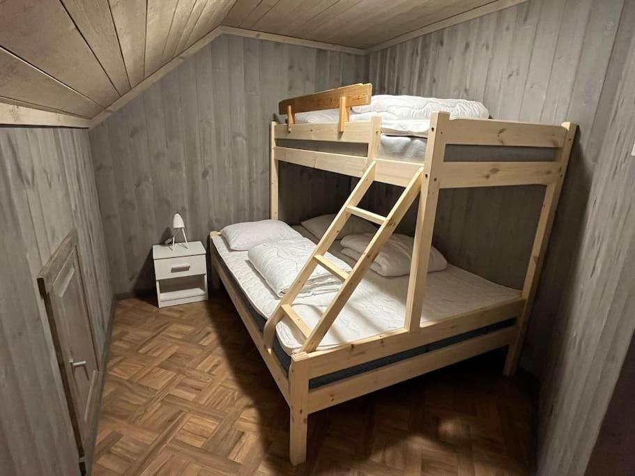 Leilighet I Rorbu Pa Kaldfarnes - Yttersia Senja Extérieur photo