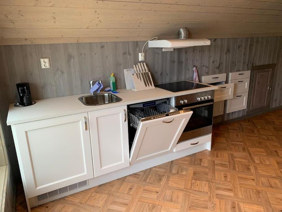 Leilighet I Rorbu Pa Kaldfarnes - Yttersia Senja Extérieur photo