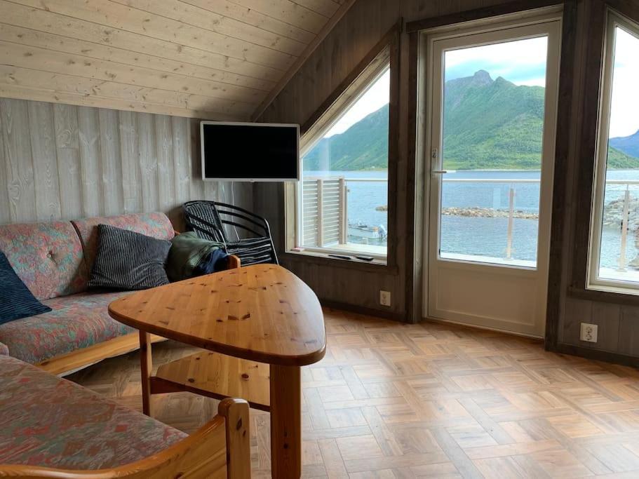 Leilighet I Rorbu Pa Kaldfarnes - Yttersia Senja Extérieur photo